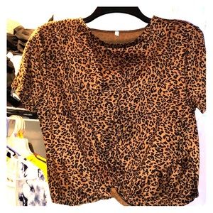 Crop top front tied tee cheetah print